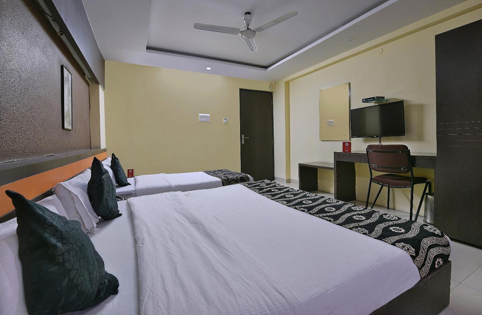 Collection O Diamond And Residences Indore Luaran gambar